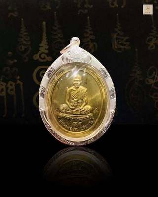 龙婆坤经典之作禅坐自身,佛历2537年 泰国佛牌 佛牌