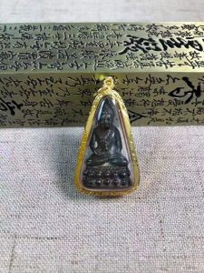 药师佛心咒全文介绍:药师心咒的作用有哪些?可以随便念吗?
