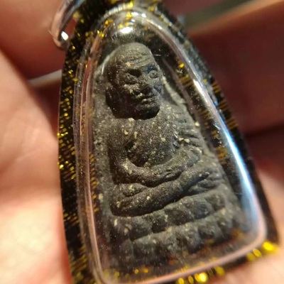 重庆泰国佛牌真品阿赞弄2537瓦塔泰黑肉版龙婆托自身_重庆收藏品/工艺品