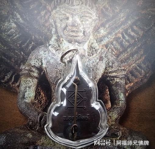 泰国佛牌：胸针形佛牌Kemglud的魅力与种类