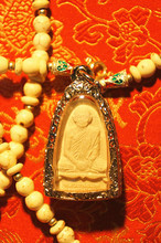 大师自身佛牌 泰国佛牌的精华与选购指南